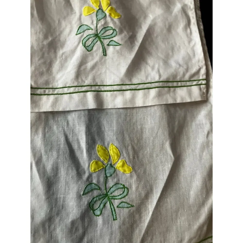 Vintage Linen Dinner Napkins Set of 6 Embroidered Floral Luncheon Napkins